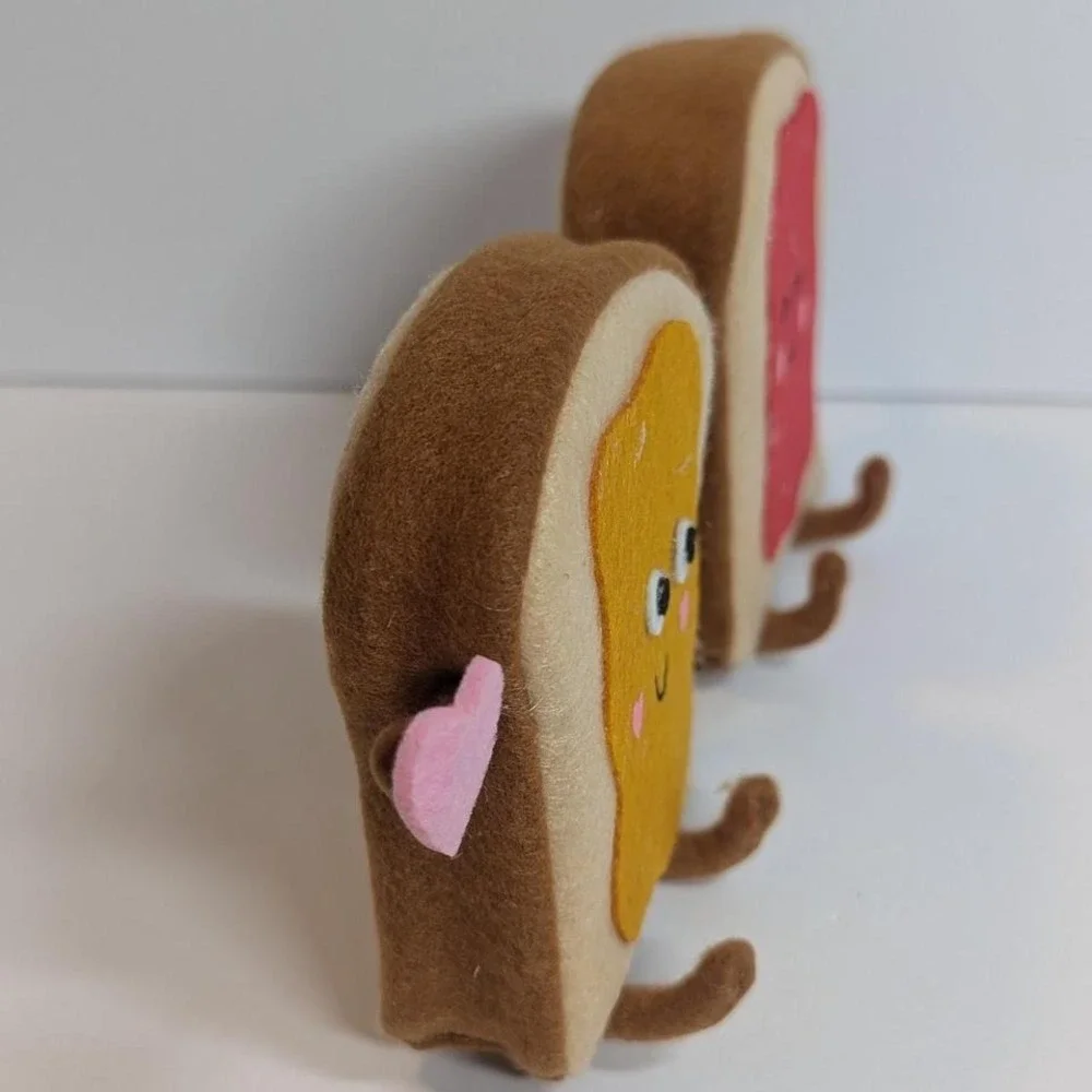 Add‎ 'Target Spritz Valentine's Day 2023 Felt Figurines PB&J New